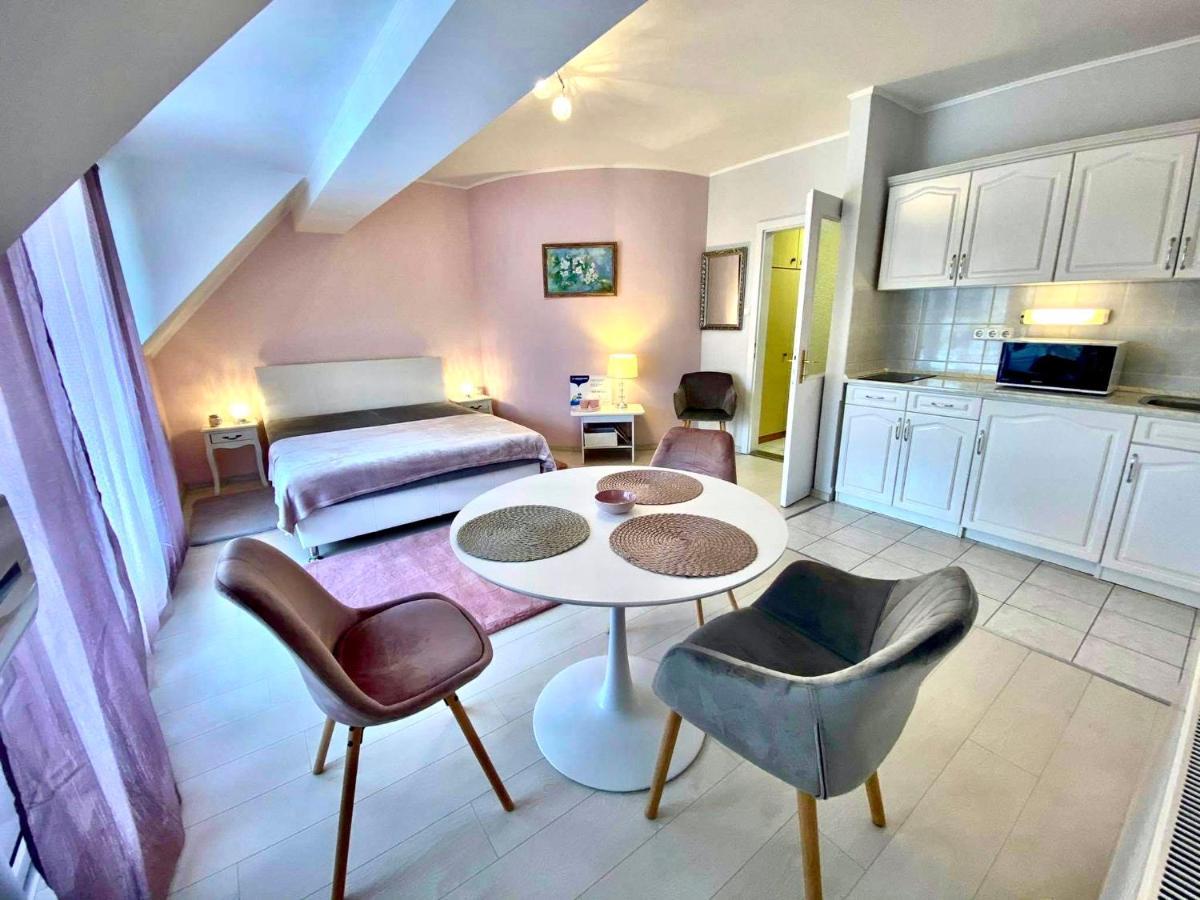 Roselio City Home Heviz Bagian luar foto