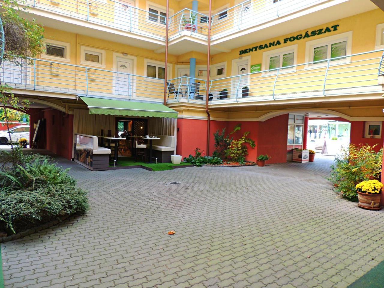 Roselio City Home Heviz Bagian luar foto